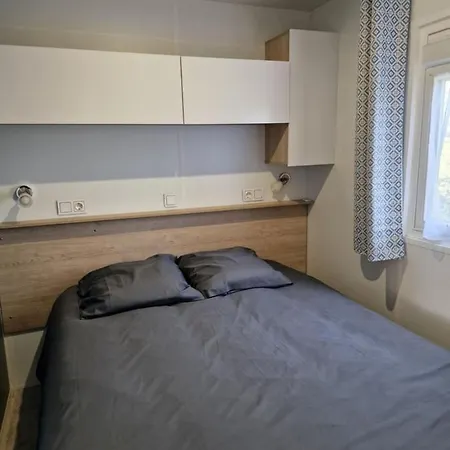 Les P'tites Maisons Dans La Prairie Campsite Sallertaine