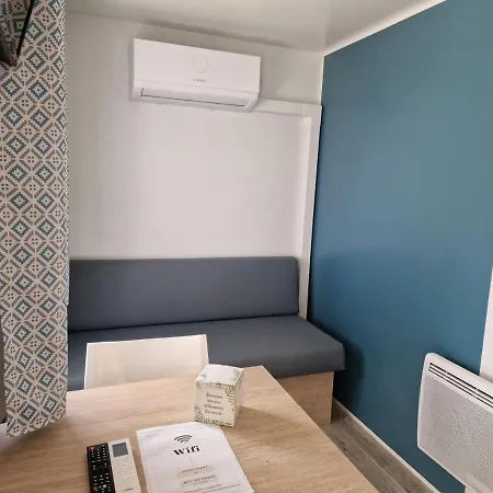 Campsite Les P'tites Maisons Dans La Prairie