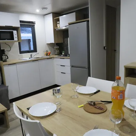 Campsite Les P'tites Maisons Dans La Prairie