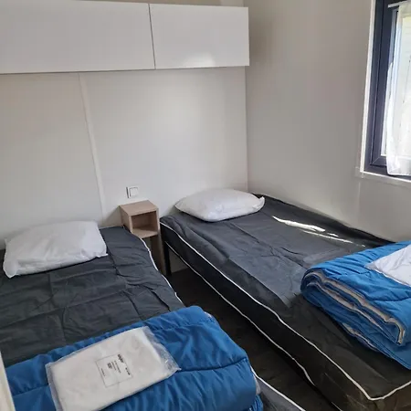 Les P'tites Maisons Dans La Prairie Campsite Sallertaine
