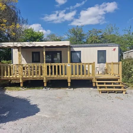 Les P'tites Maisons Dans La Prairie Campsite Sallertaine