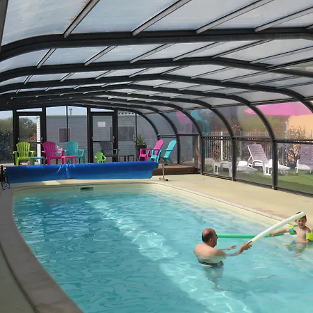 Les P'tites Maisons Dans La Prairie Camping Sallertaine