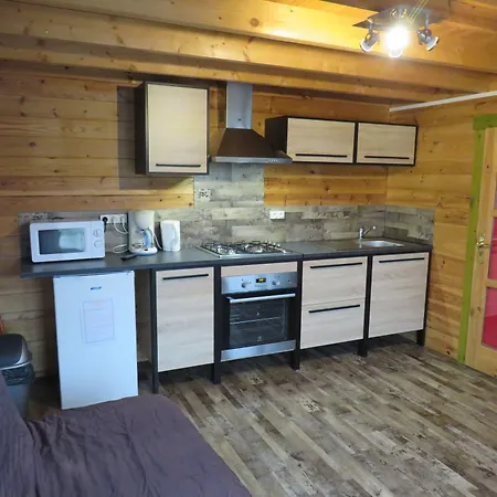 Camping Les P'tites Maisons Dans La Prairie Sallertaine