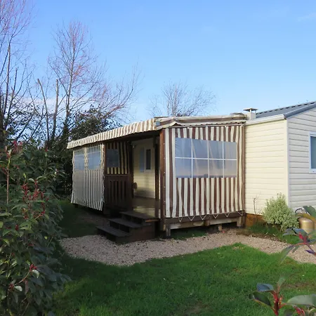 Campsite Les P'tites Maisons Dans La Prairie