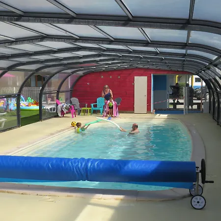 Campsite Les P'tites Maisons Dans La Prairie Sallertaine