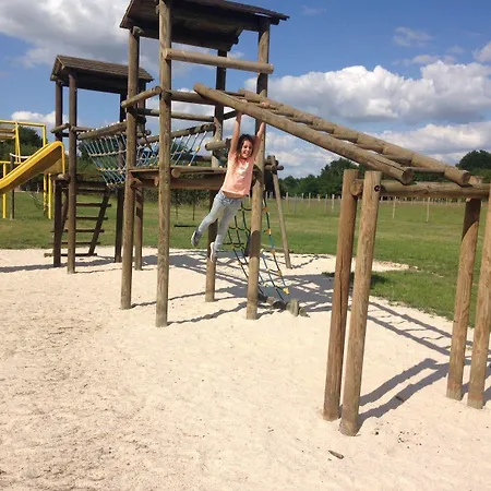 אתר קמפינג Les P'tites Maisons Dans La Prairie