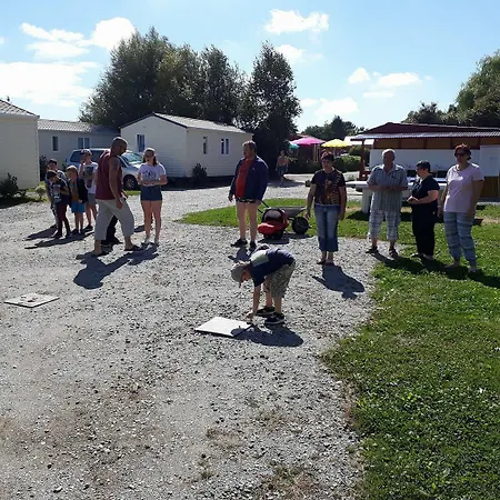 Campsite Les P'tites Maisons Dans La Prairie Sallertaine