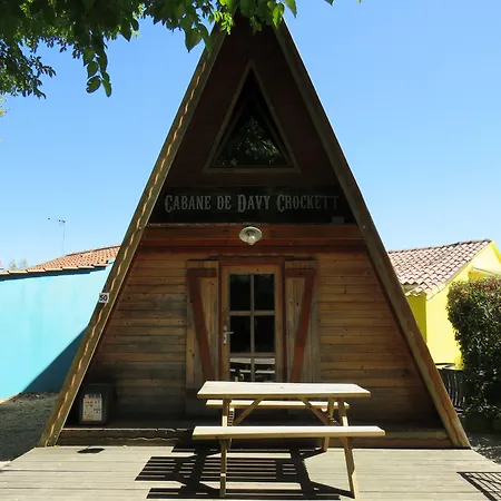 Les P'tites Maisons Dans La Prairie אתר קמפינג 3*