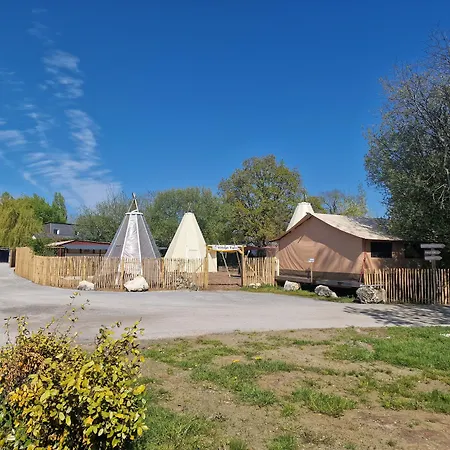 Les P'tites Maisons Dans La Prairie 3*