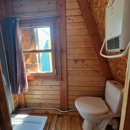 Les P'tites Maisons Dans La Prairie אתר קמפינג