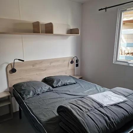 Kemp Les P'tites Maisons Dans La Prairie Sallertaine
