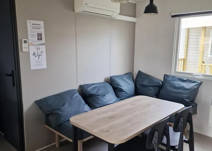 Les P'tites Maisons Dans La Prairie Camping