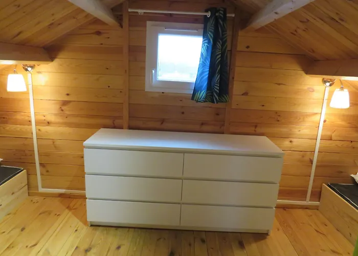 Camping Les P'tites Maisons Dans La Prairie 3*