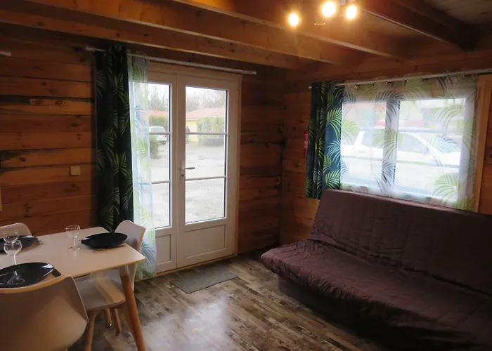 Camping Les P'tites Maisons Dans La Prairie 3*