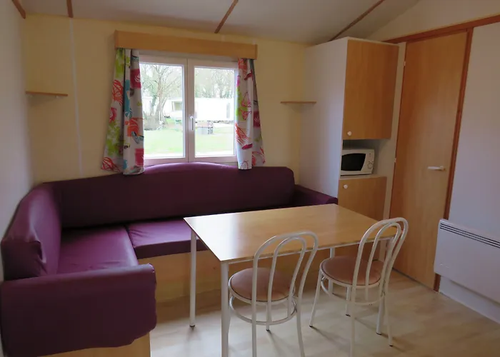 Les P'tites Maisons Dans La Prairie Camping 3*