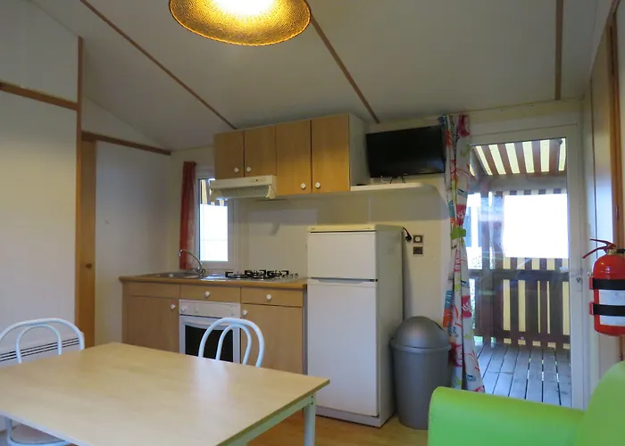 Camping Les P'tites Maisons Dans La Prairie