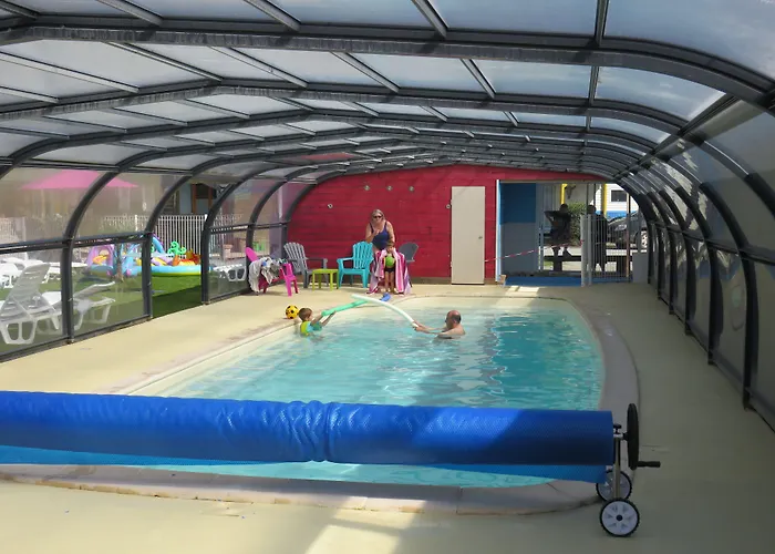 Camping Les P'tites Maisons Dans La Prairie Sallertaine