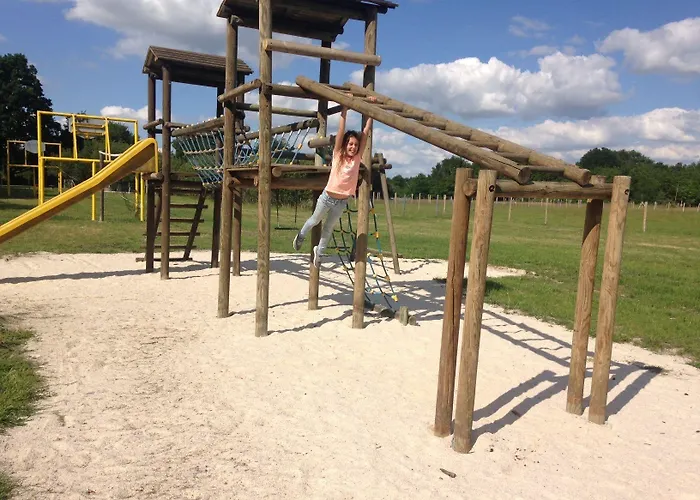 Camping Les P'tites Maisons Dans La Prairie