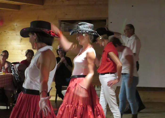 Camping Les P'tites Maisons Dans La Prairie 3*