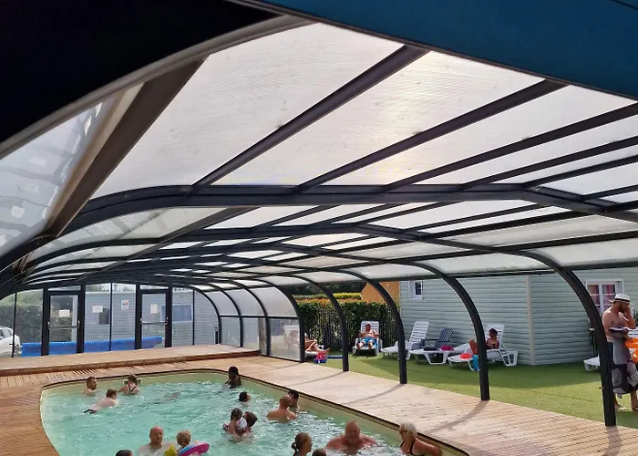 Camping Les P'tites Maisons Dans La Prairie Sallertaine