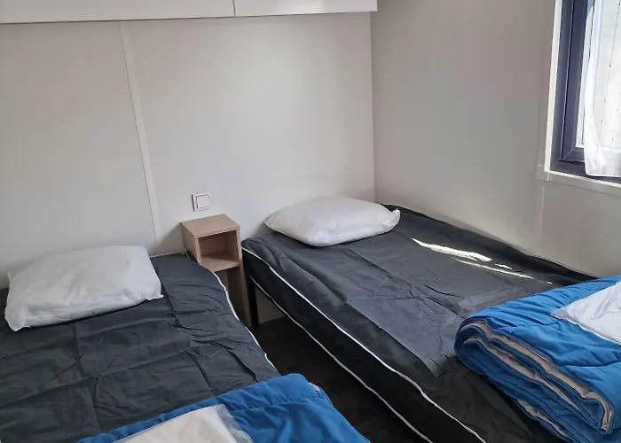 Camping Les P'tites Maisons Dans La Prairie