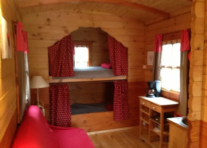 Camping Les P'tites Maisons Dans La Prairie