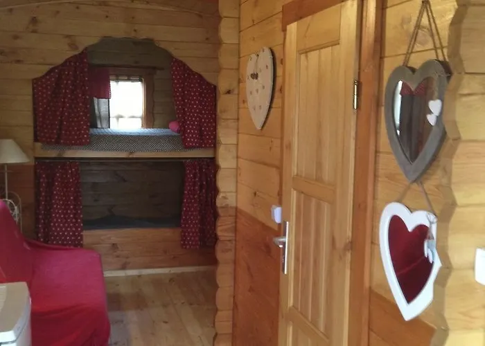 Les P'tites Maisons Dans La Prairie Camping Sallertaine